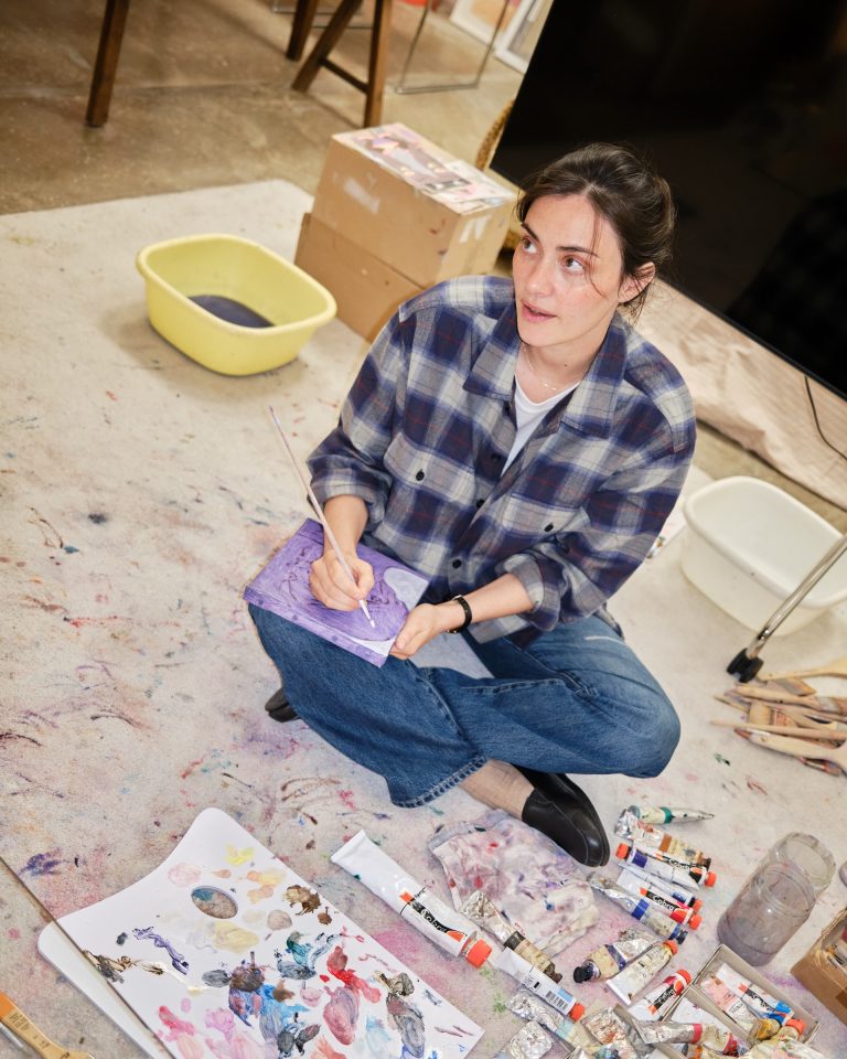 A Paris Painter Who Keeps Her Eyes Closed to the Market