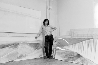 Christo-in-his-New-York-Studio-Photo--Wolfgang-Volz-courtesy-1975-Christo-and-Jeanne-Claude-Foundation