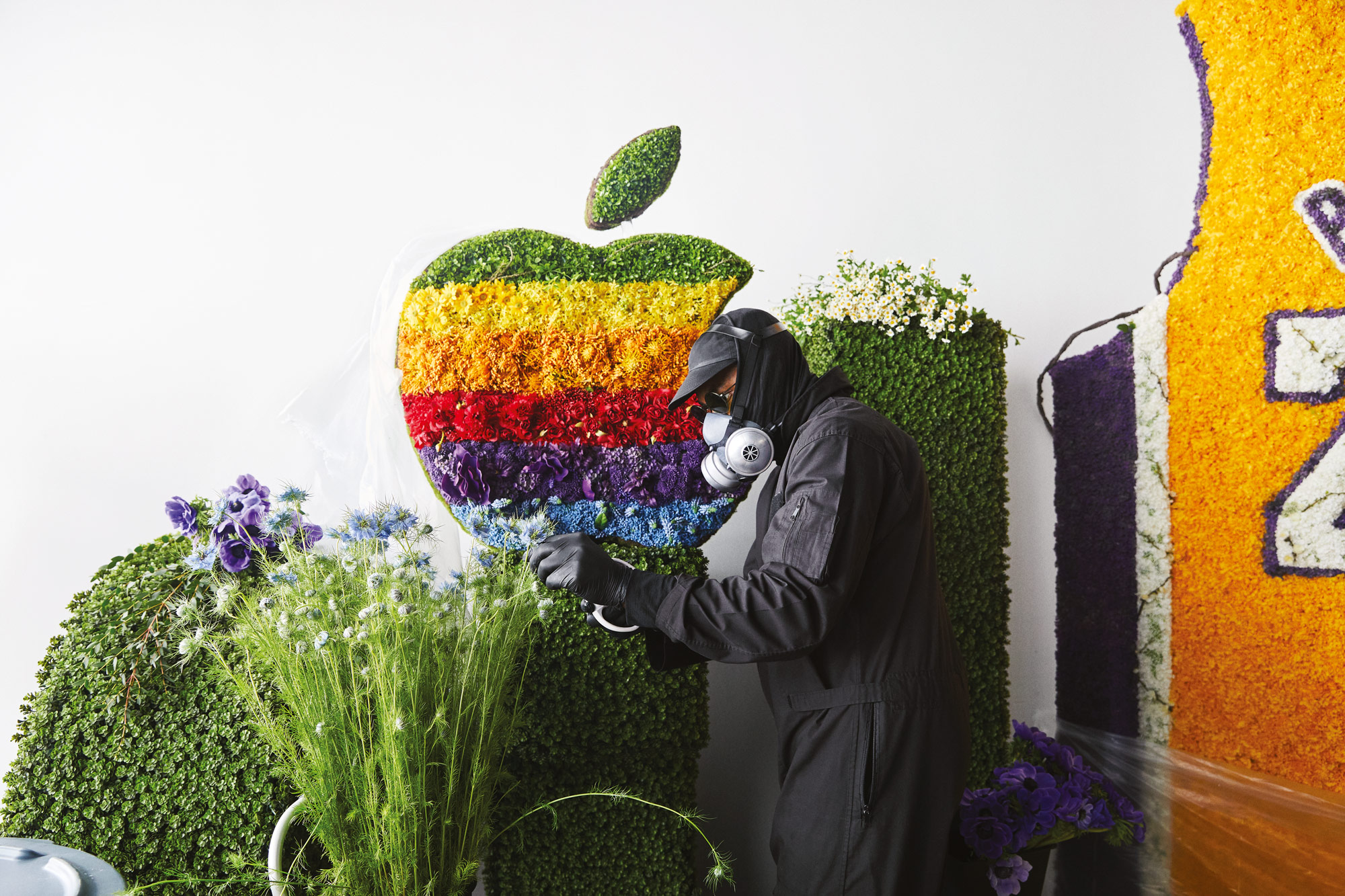 Mr Flower Fantastic Apple Sculpture