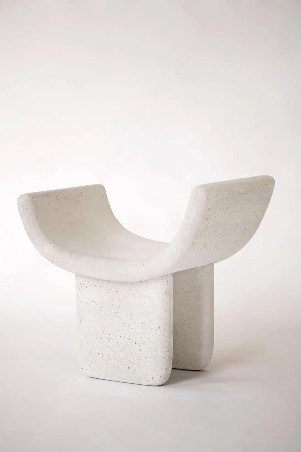 Monolithic Chair 1 by Studiopepe. Galerie Philia
