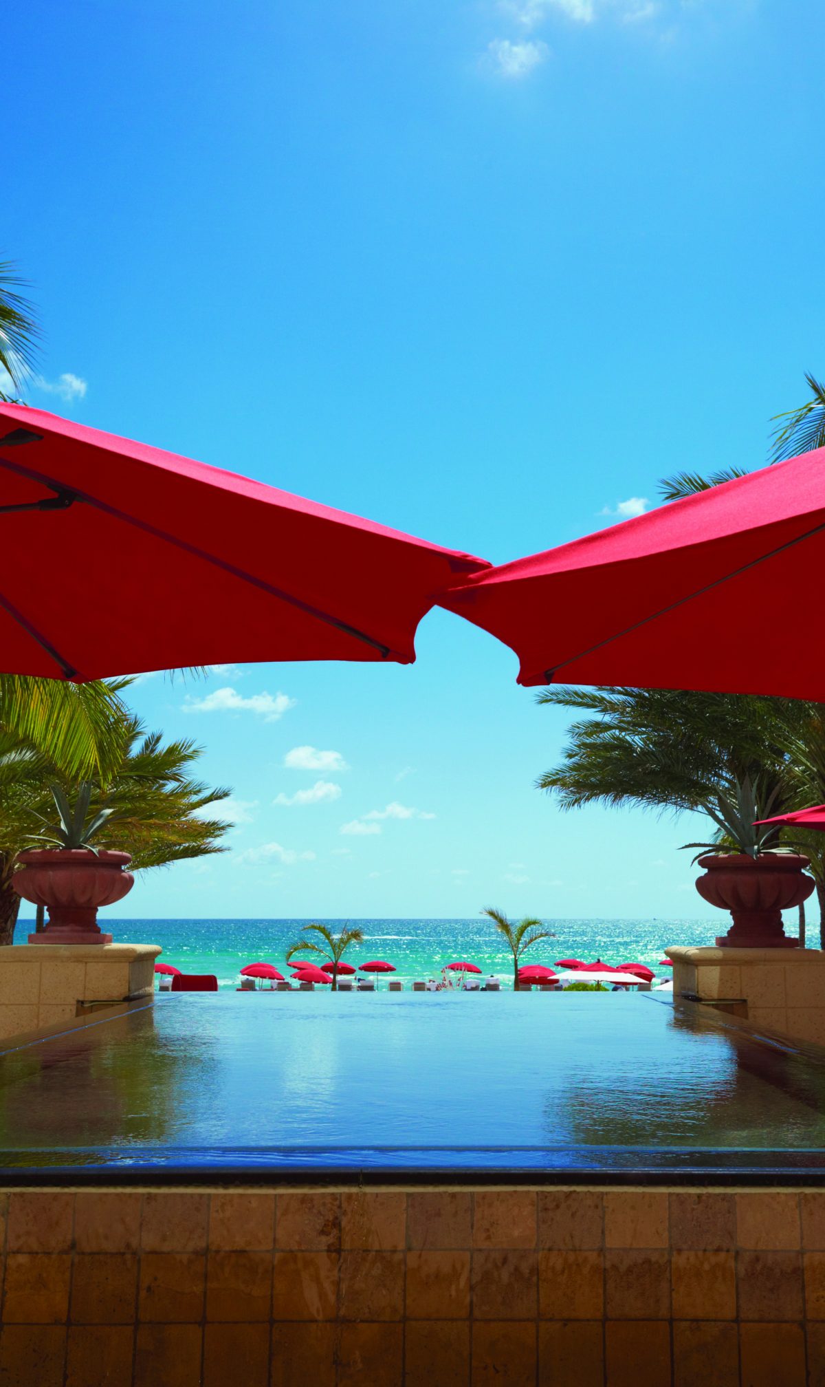 pool at acqualina