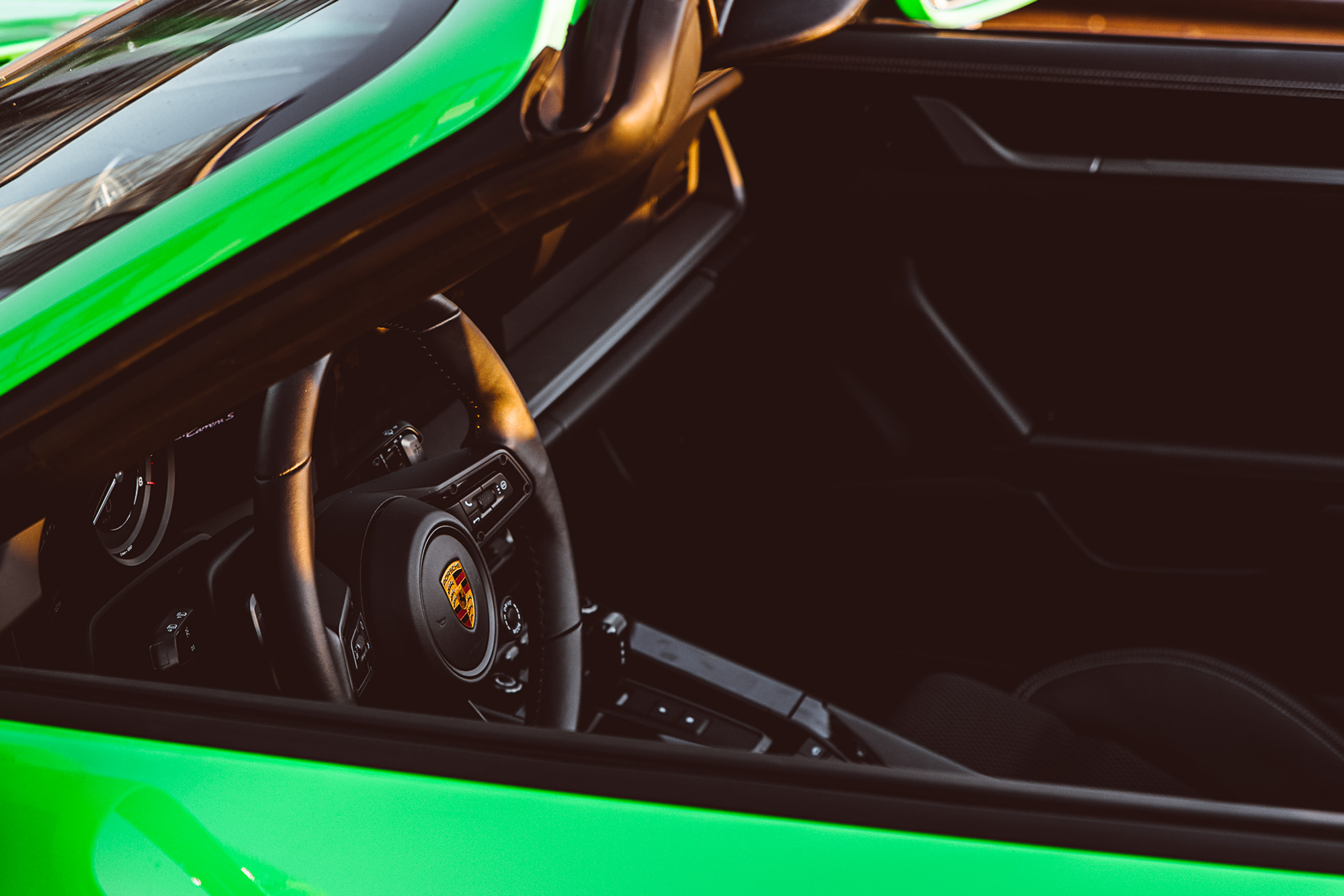 sixtysix mag bose automotive porsche 911 interior