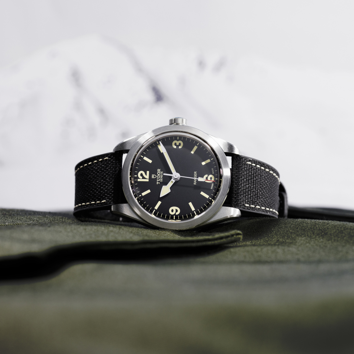 tudor ranger 2022 watch in hybrid rubber and leather